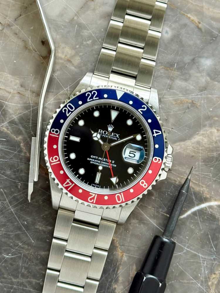 Featured image for Rolex GMT-Master 2 "Pepsi" 16710 Black 1997 