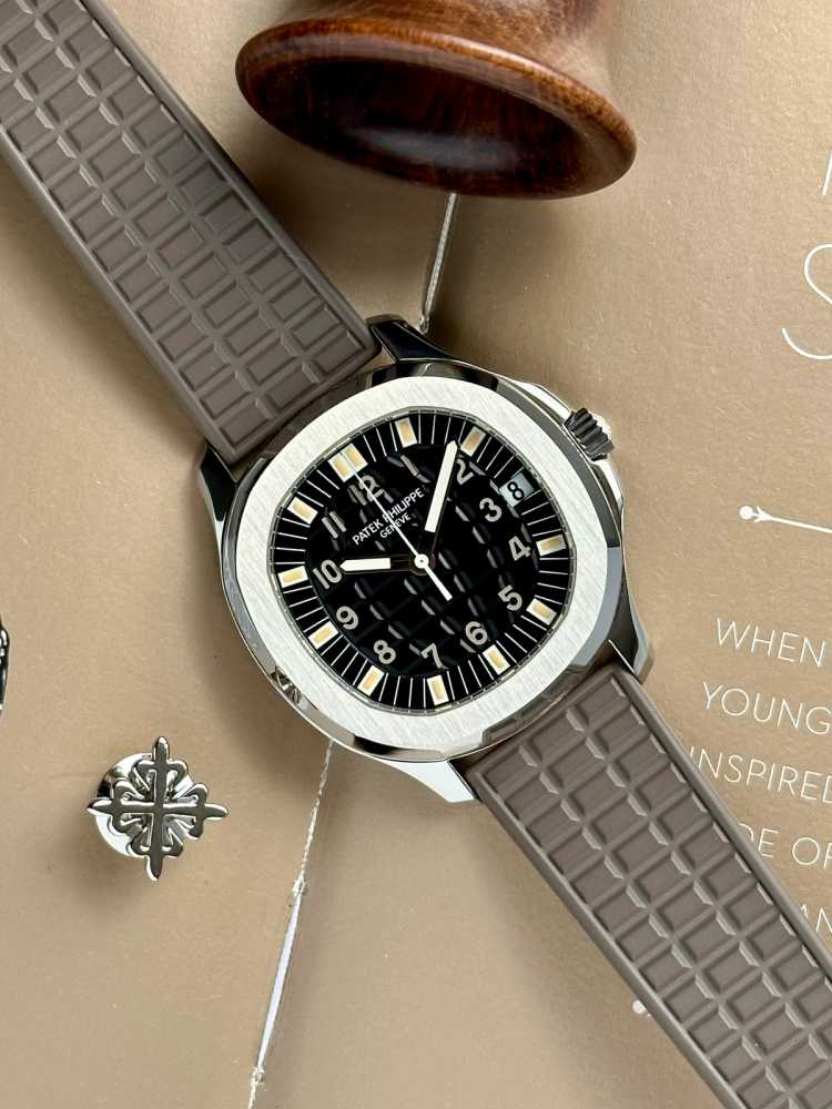 Image for Patek Philippe Aquanaut 5065 Black 2006 with original box and papers