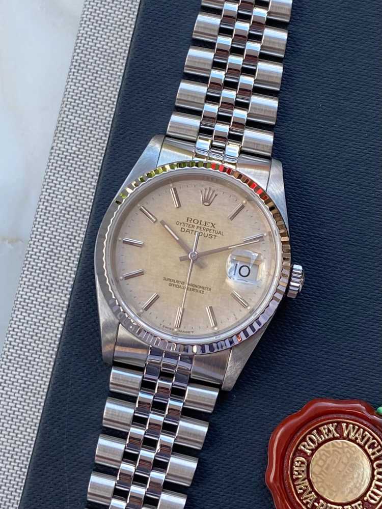 Featured image for Rolex Datejust "Linen" 16234 Silver Linen 1989 with original box and papers2