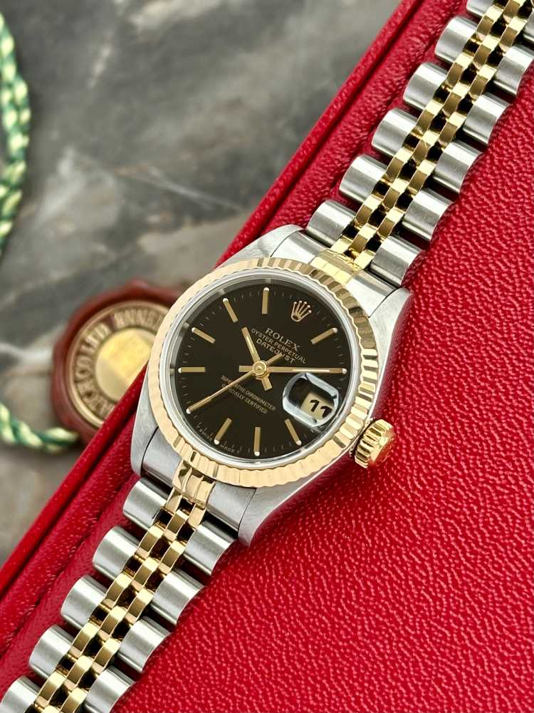 Rolex Lady-Datejust 69173 Black 1995 with original box and  display picture 3