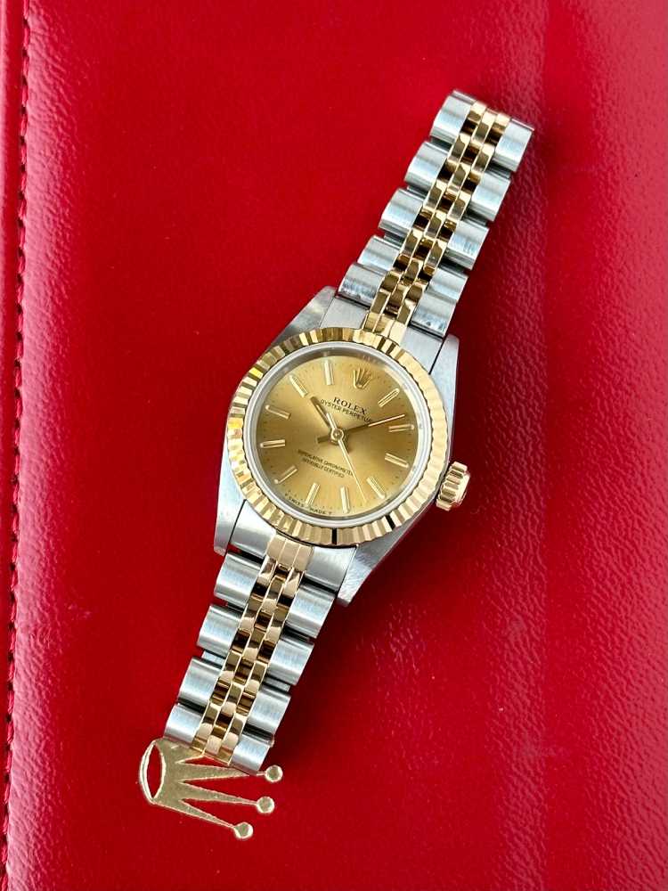 Wrist image for Rolex Oyster Perpetual Lady 67193 Gold 1993 with original box and papers