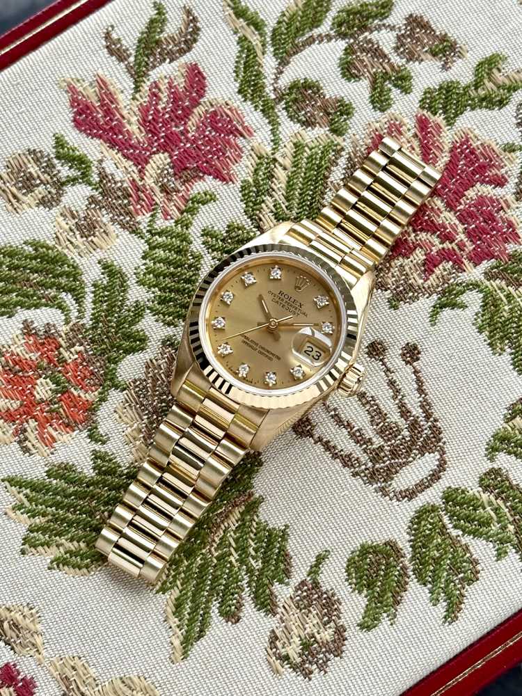 Wrist shot image for Rolex Lady-Datejust "Diamond" 69178 Gold 1988 with original box and papers 2