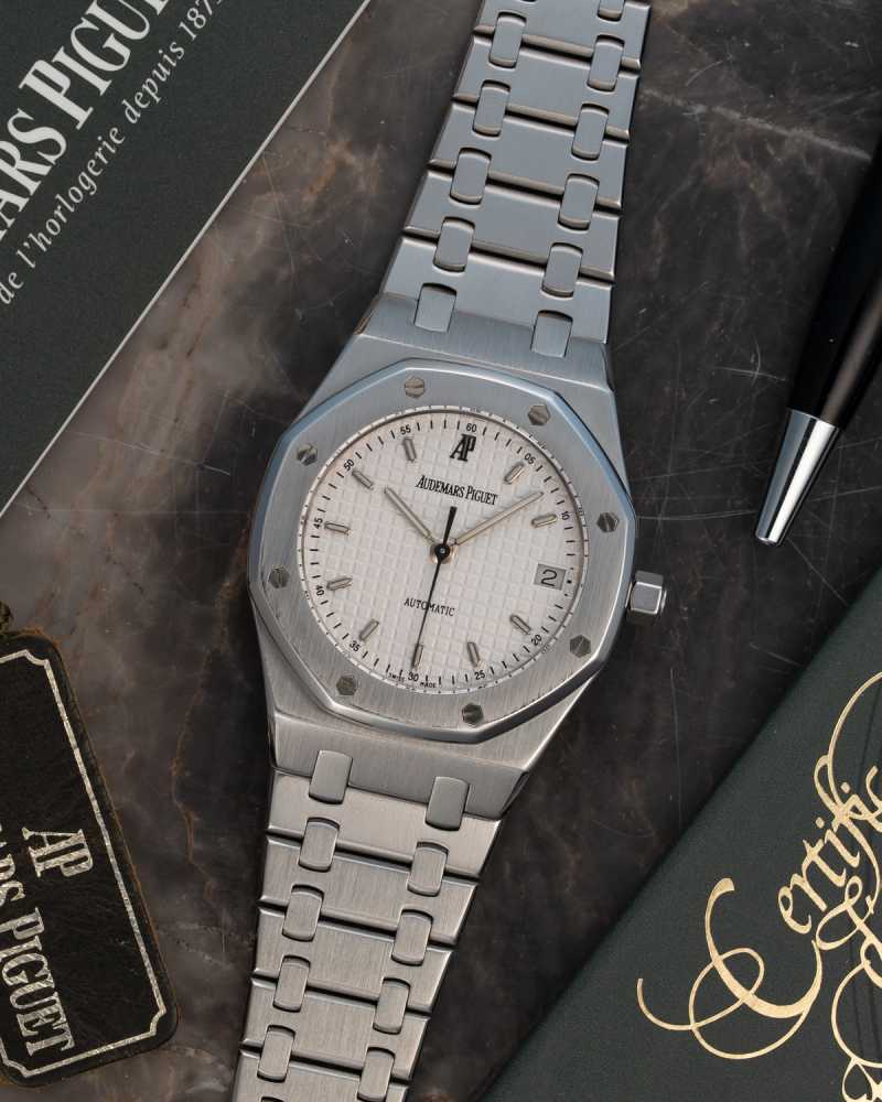 Featured image for Audemars Piguet Royal Oak 14790 White 2003 with original box and papers 2