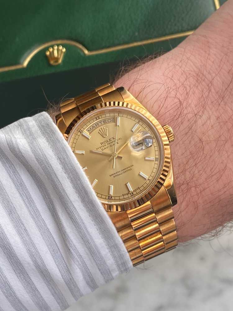 Wrist image for Rolex MB Day-Date 118238 Gold 2000 with original box and papers