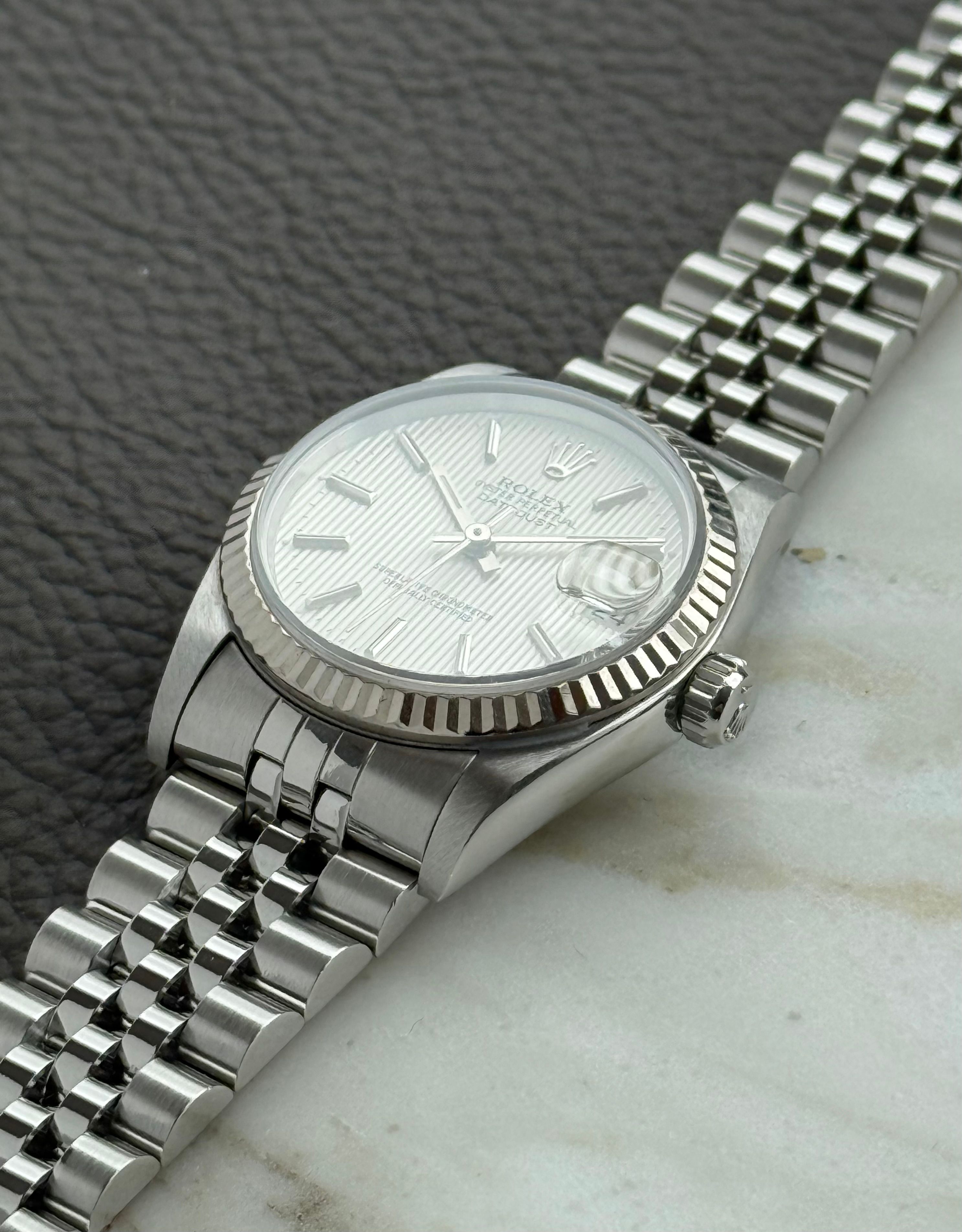 Rolex Midsize Datejust 68274 Silver 1993 with original box and papers