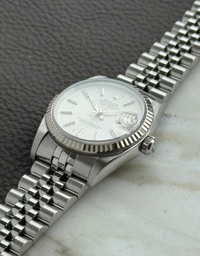 Image for Rolex Midsize Datejust 68274 Silver 1993 with original box and papers