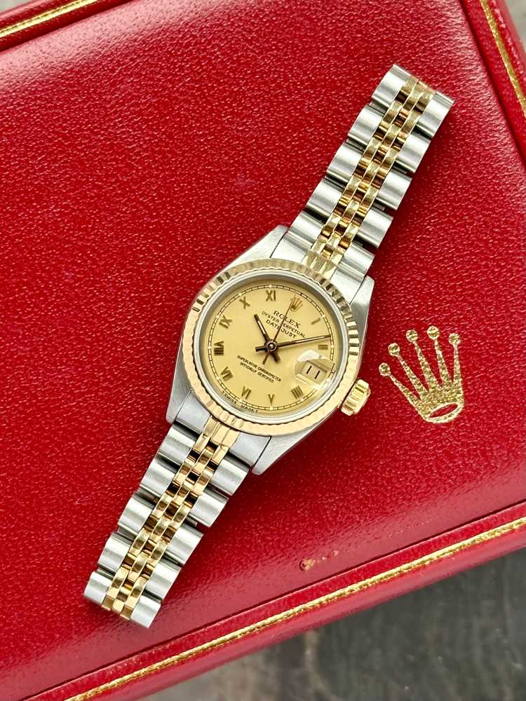 Wrist image for Rolex Lady-Datejust 69173 Gold 1990 with original box and papers 2