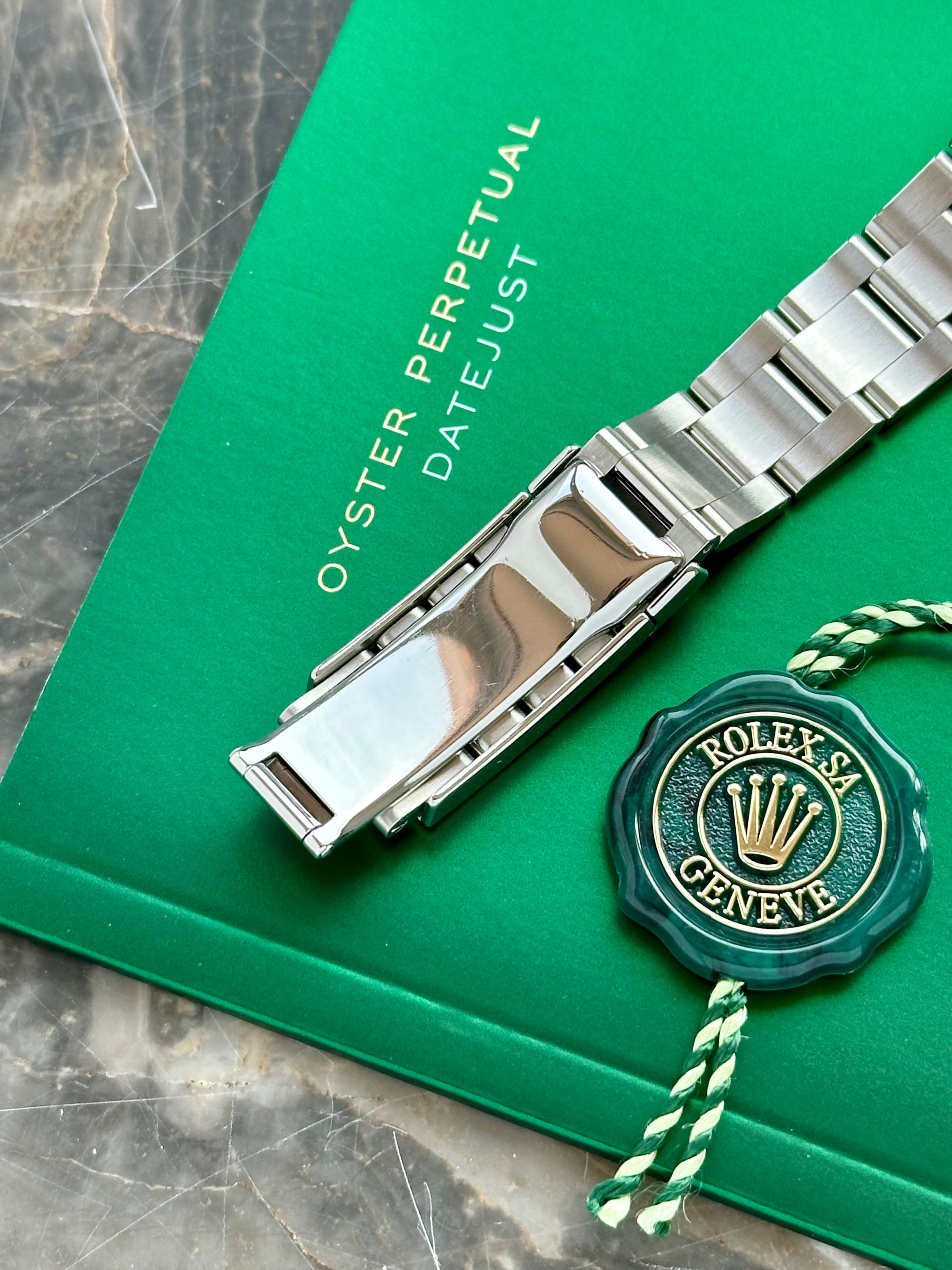 Rolex Datejust Midsize 178240 Black 2018 with original box and papers