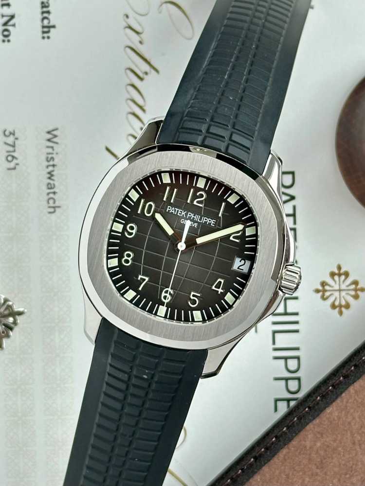 Featured image for Patek Philippe Aquanaut 5165 Black 2007 with original box and papers