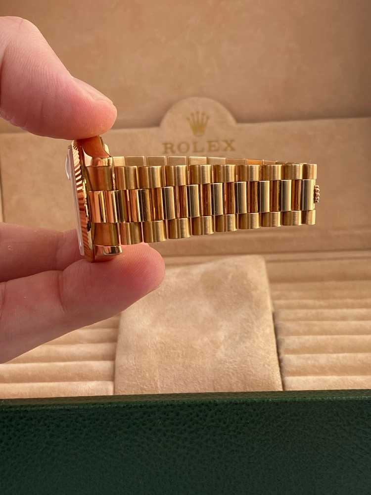 Detail image for Rolex MB Day-Date 118238 Gold 2000 with original box and papers