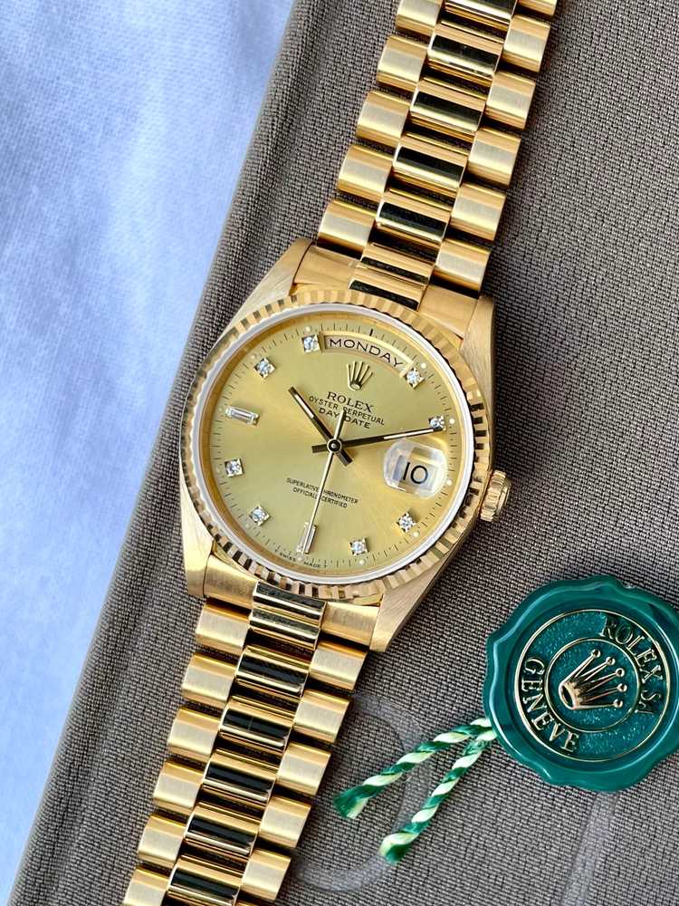 Featured image for Rolex Day-Date "Diamond" 18238 Gold 1990 