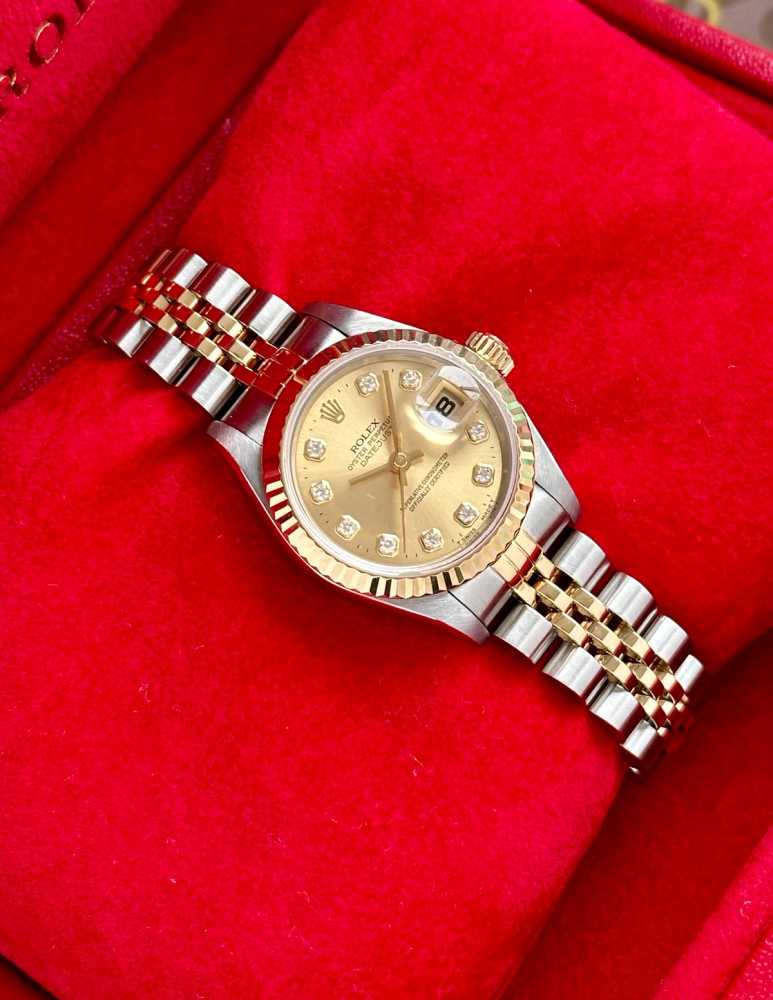 Wrist image for Rolex Lady-Datejust "Diamond" 69173G Gold 1996 with original box and papers 2