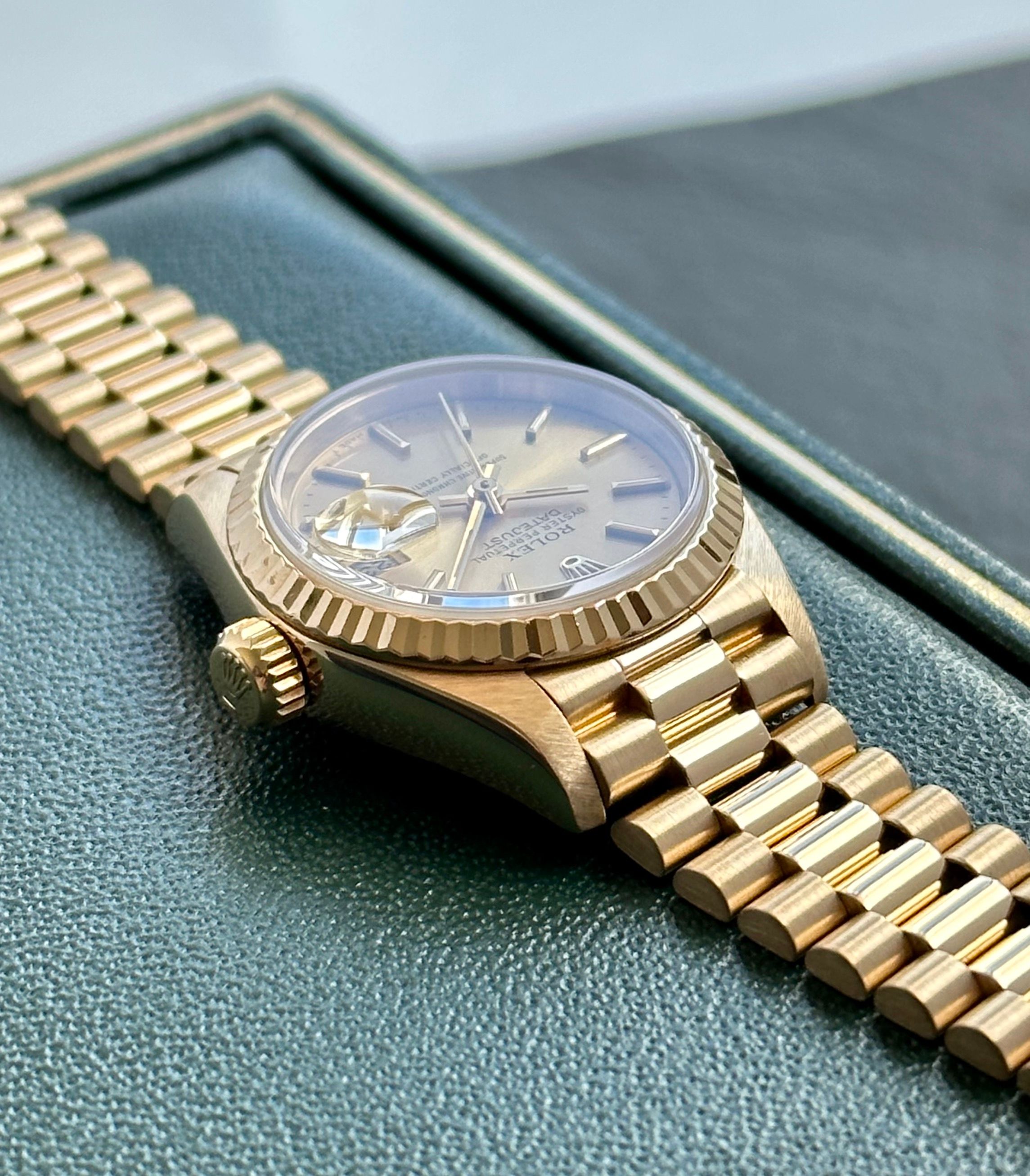 Rolex Lady-Datejust 69178 Gold 1989 with original box and papers