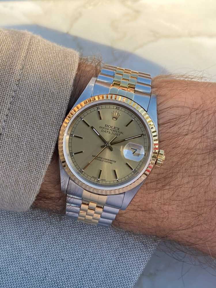 Rolex Datejust 16233 Gold 2000 with original box and papers