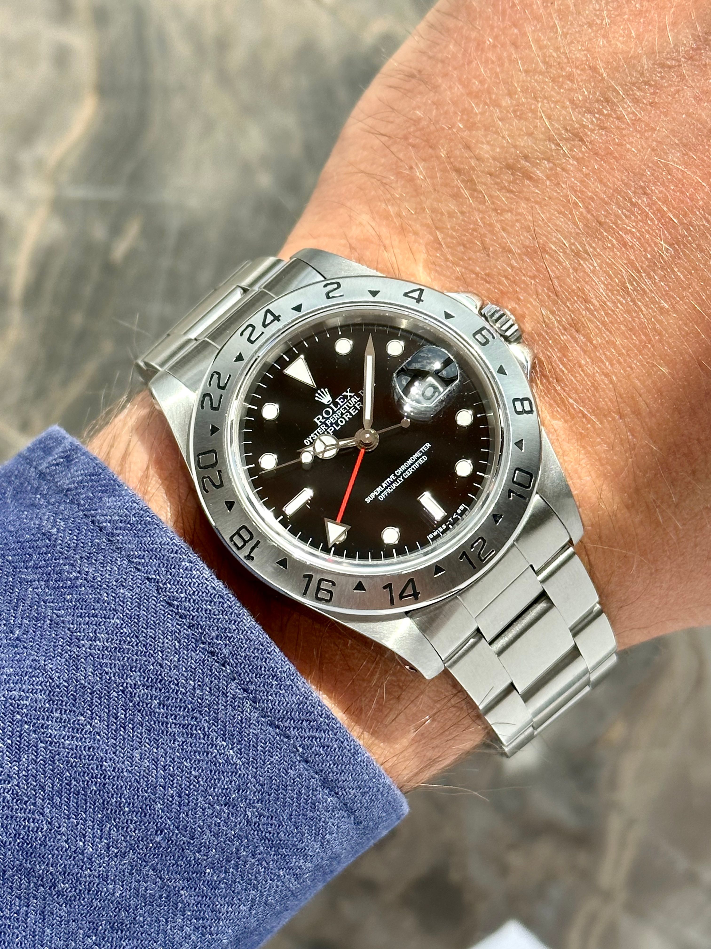 Rolex explorer ii 16570 hotsell black dial