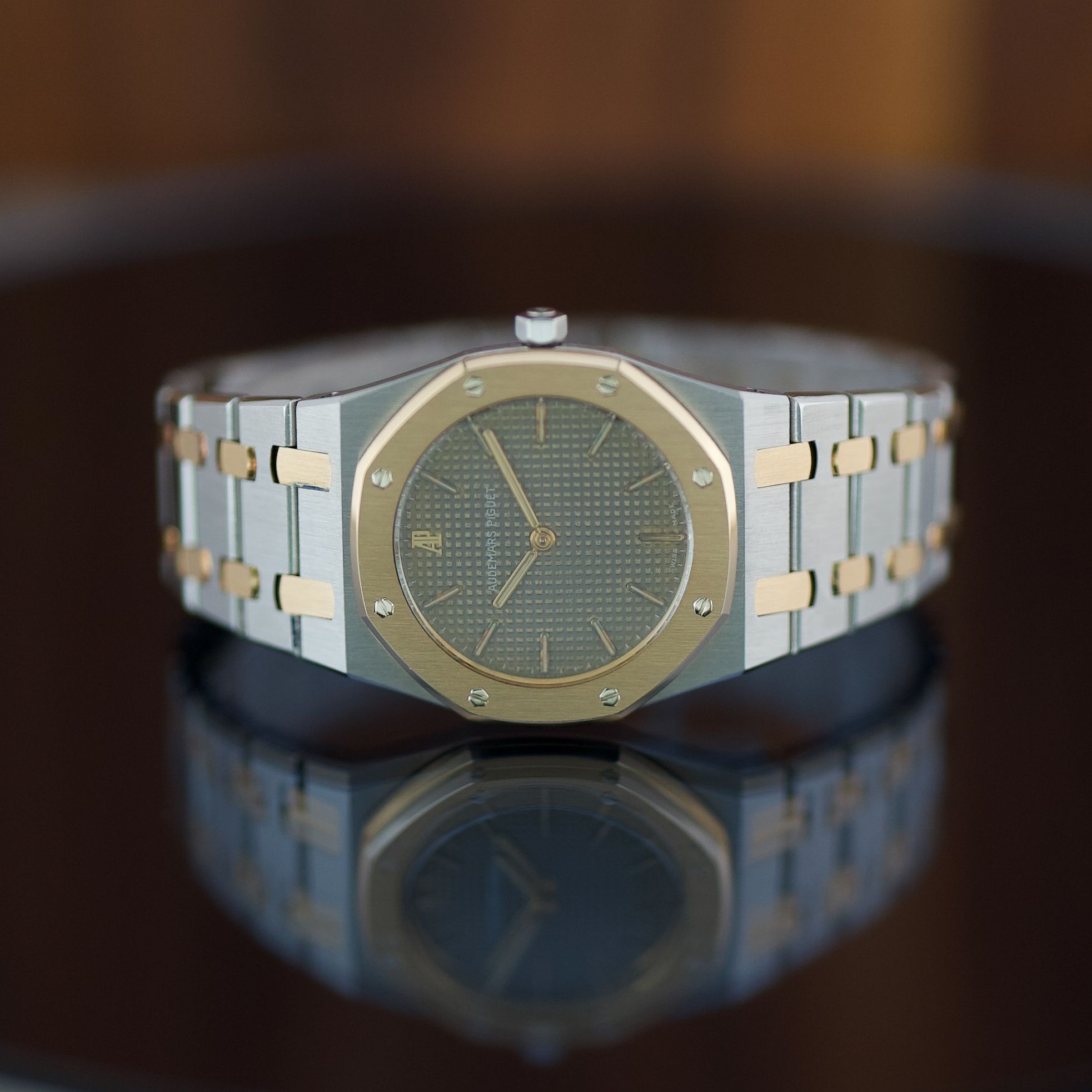 ロイアルオークAPタイプ Audemars Piguet Royal Oak – Analog:Shift