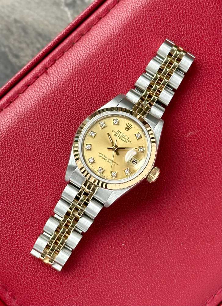 Wrist image for Rolex Lady-Datejust "Diamond" 69173G Gold 1987 with original box and papers 2