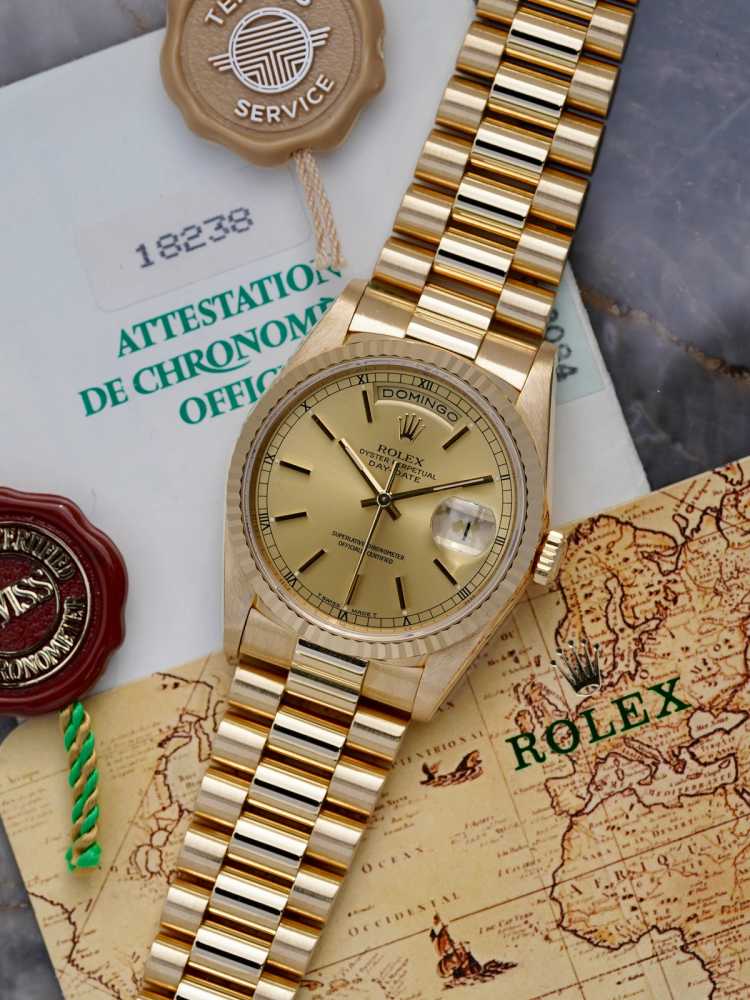 Featured image for Rolex Day-Date 'President' 18238 Gold 1989 with original box and papers