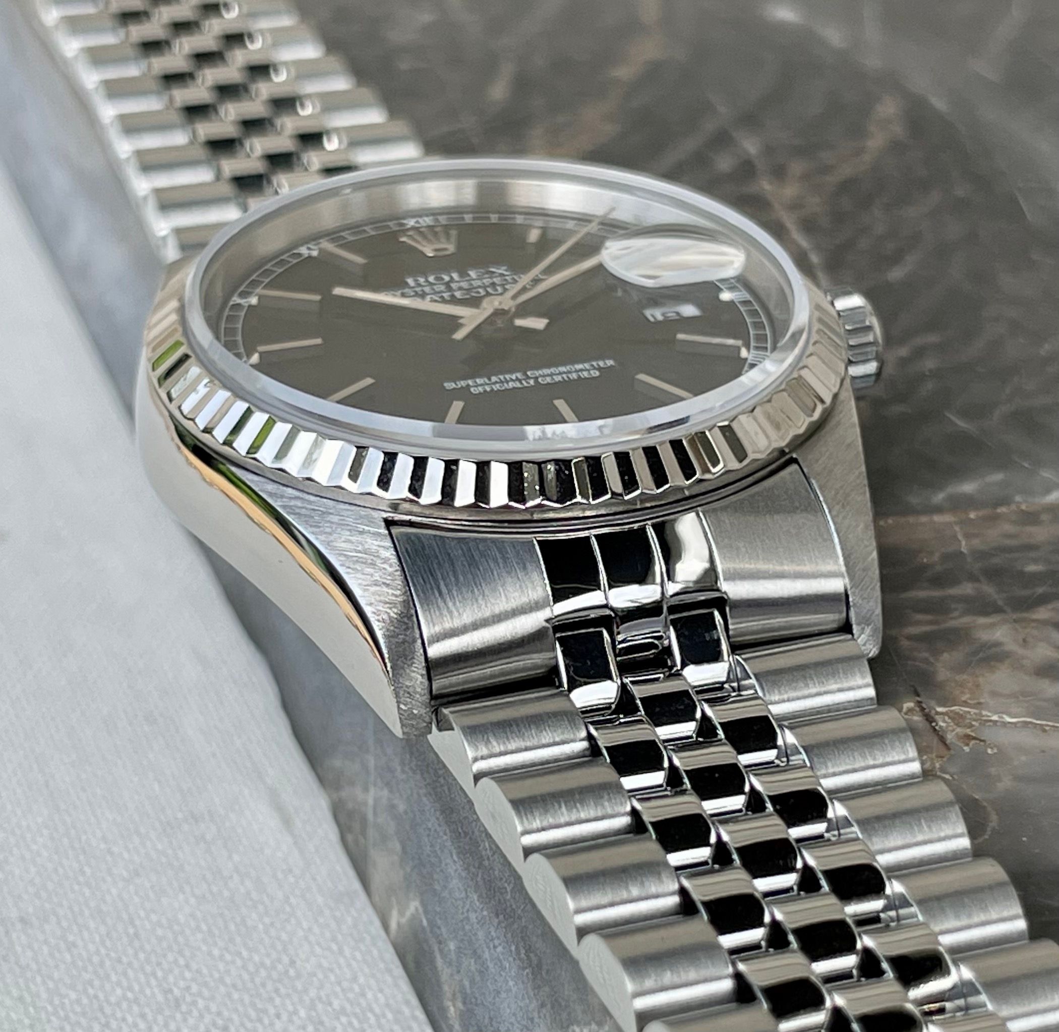 Rolex Datejust 16234 Black 1995 with original box and papers