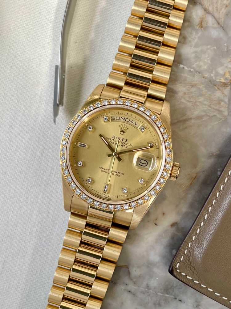 Featured image for Rolex Day-Date "Diamond" 18048 Gold 1987 with original box and papers