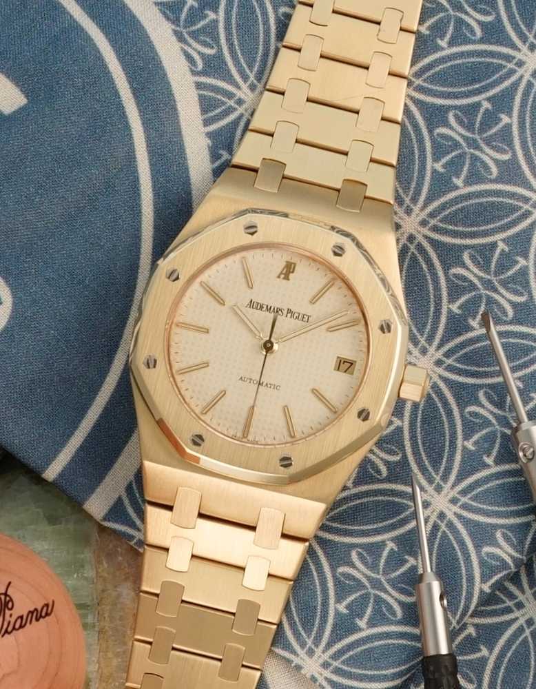 Featured image for Audemars Piguet Royal Oak  14790BA White 1999 with original box and papers
