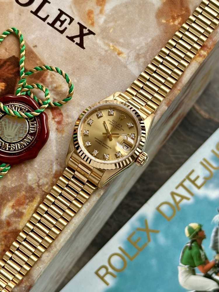 Image for Rolex Lady-Datejust "Diamond" 69178 Gold 1990 with original box and papers