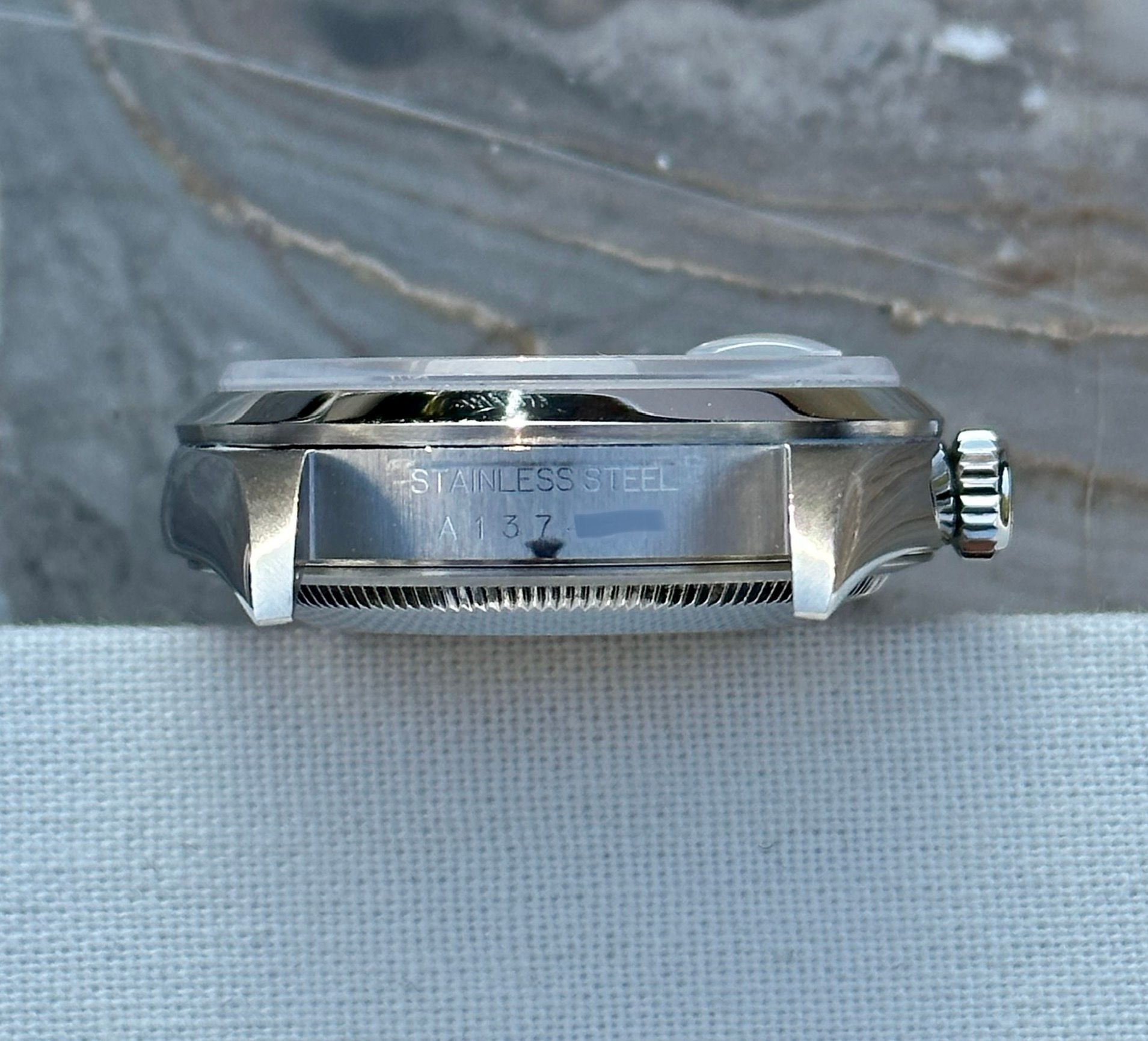 Rolex Datejust 16200 Black 1999 with original box and papers