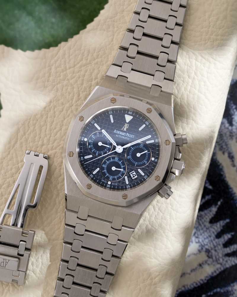 Featured image for Audemars Piguet Royal Oak Chronograph 25860ST Blue 2002 with original box and papers