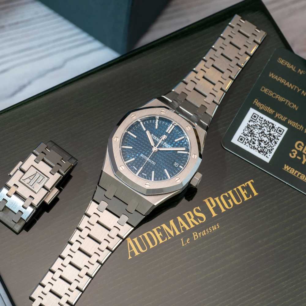 Image for Audemars Piguet Royal Oak "Blue Dial" 15450ST Blue 2020 with original box and papers