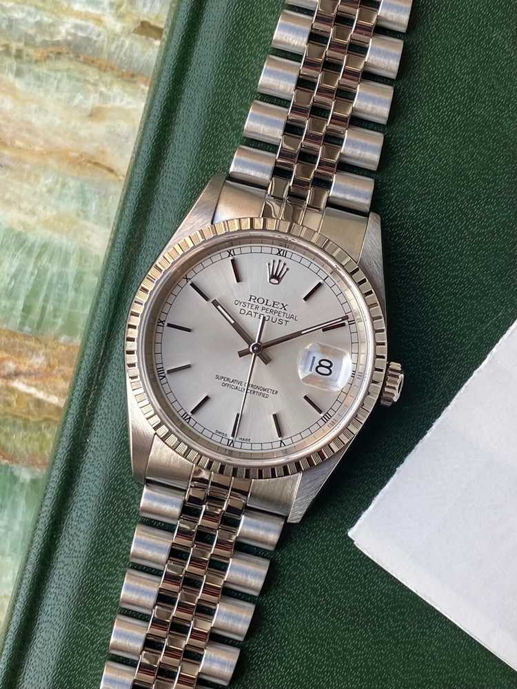 Rolex Datejust 16220 Silver 2000 with original box and papers