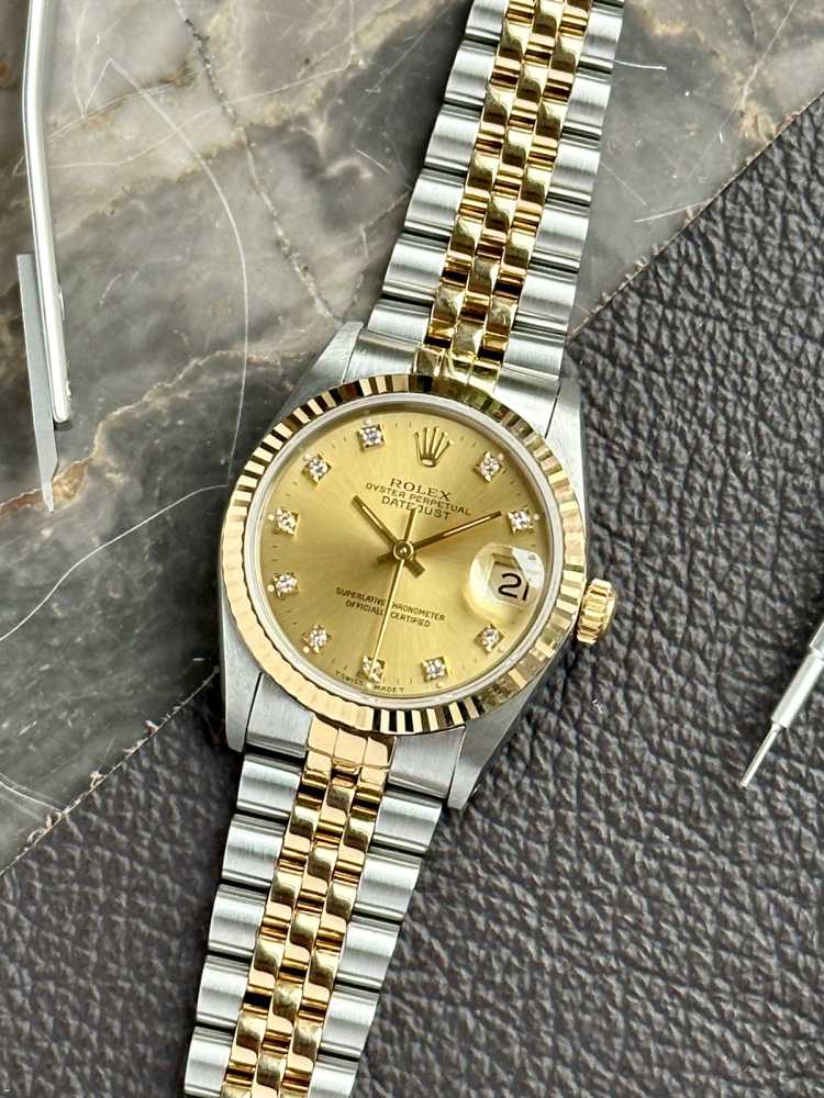 Featured image for Rolex Lady-Datejust "Diamond" 68273 Gold 1989 with original box and papers