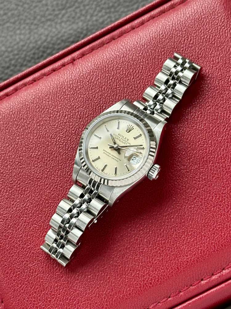 Wrist shot image for Rolex Lady Datejust 69174 Silver 1991 with original box and papers