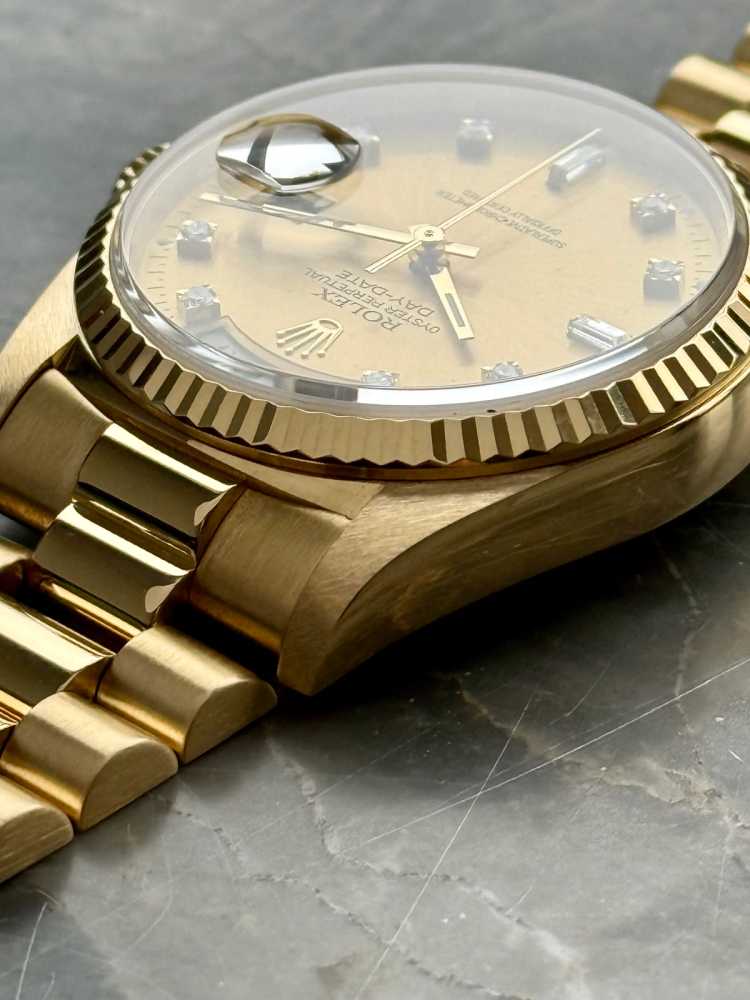 Image for Rolex Day-Date "Diamond" 18238 Gold 1995 with original box and papers