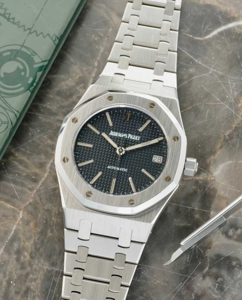 Featured image for Audemars Piguet Royal Oak 14790ST Grey 2000 with original box and papers