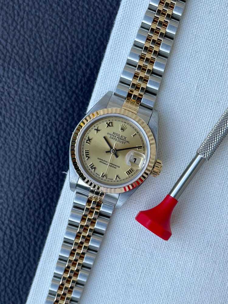 Featured image for Rolex Lady Datejust 79173 Gold 2004 with original box and papers