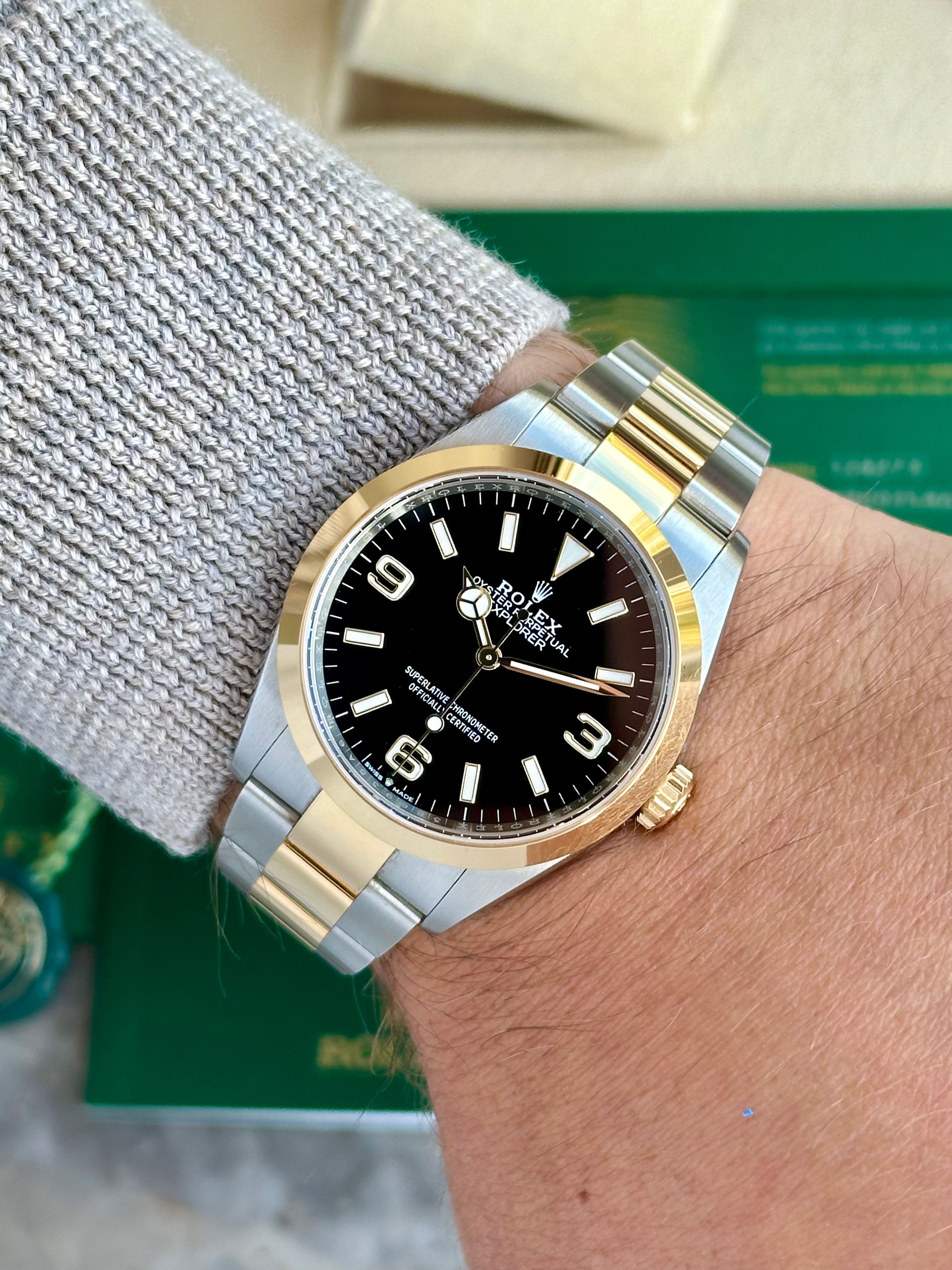 Rolex Explorer 124273 Black 2023 with original box and papers