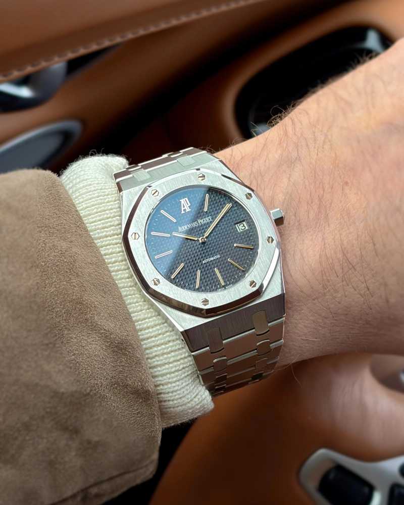 Wrist shot image for Audemars Piguet Royal Oak JUMBO 14802ST Grey 1994 with original box and papers