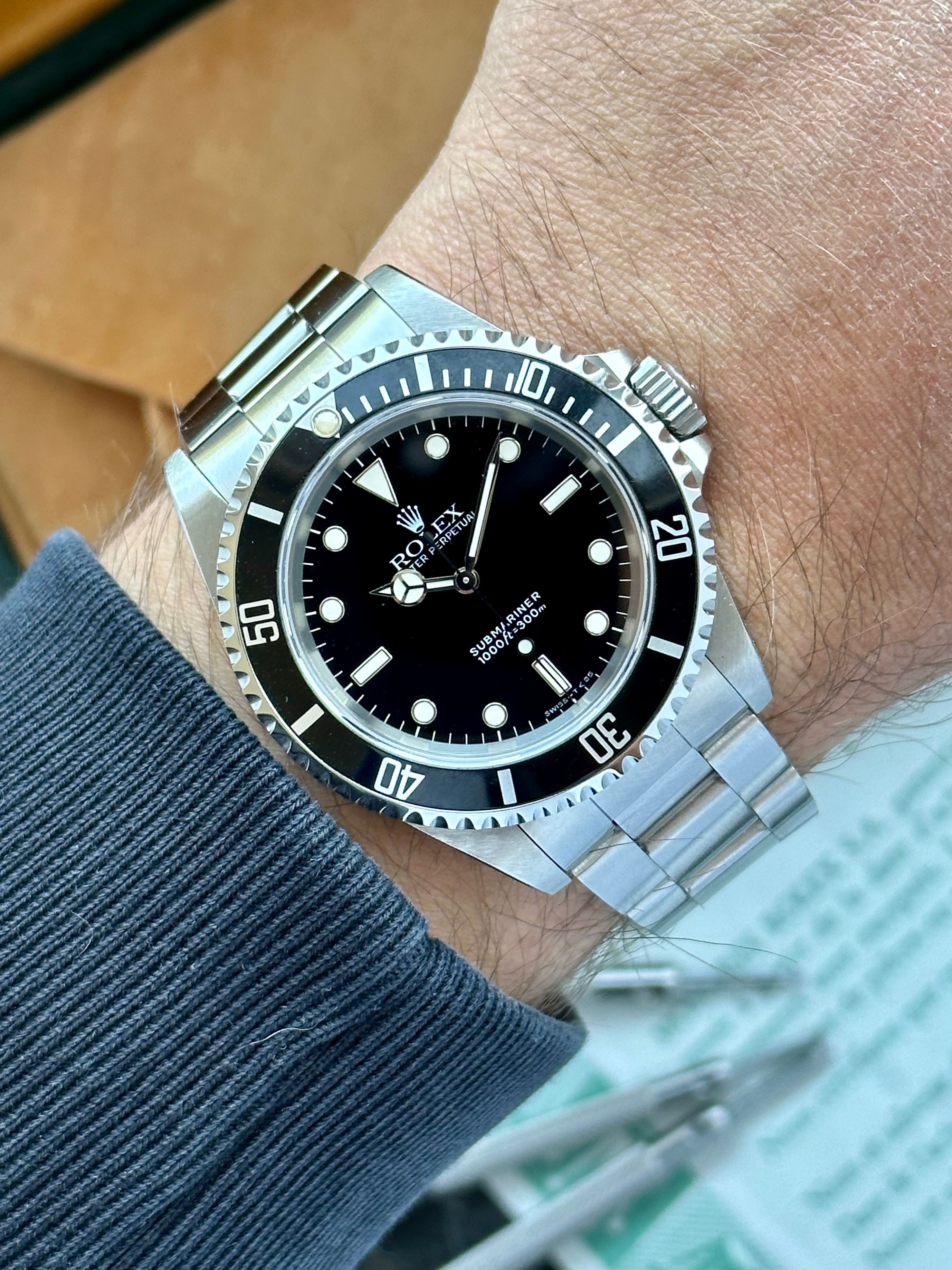 Rolex スナップバック USA製 90s ブラック 2023 Rolex 1908 52508-0002 | Black Dial & Yellow Gold Case