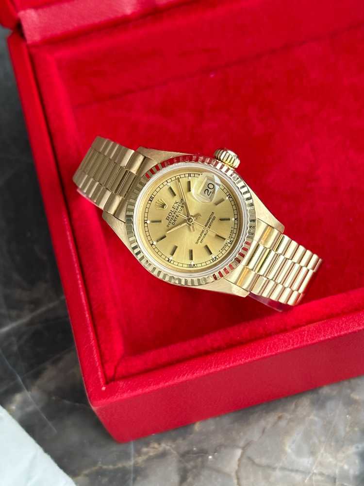 Wrist image for Rolex Lady-Datejust 69178 Gold 1989 with original box and papers 2