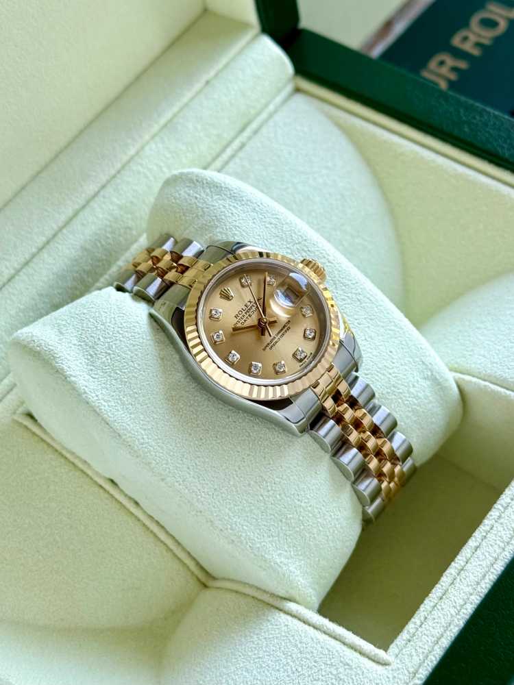 Wrist shot image for Rolex Lady-Datejust "Diamond" 179173 Gold 2004 with original box and papers 2