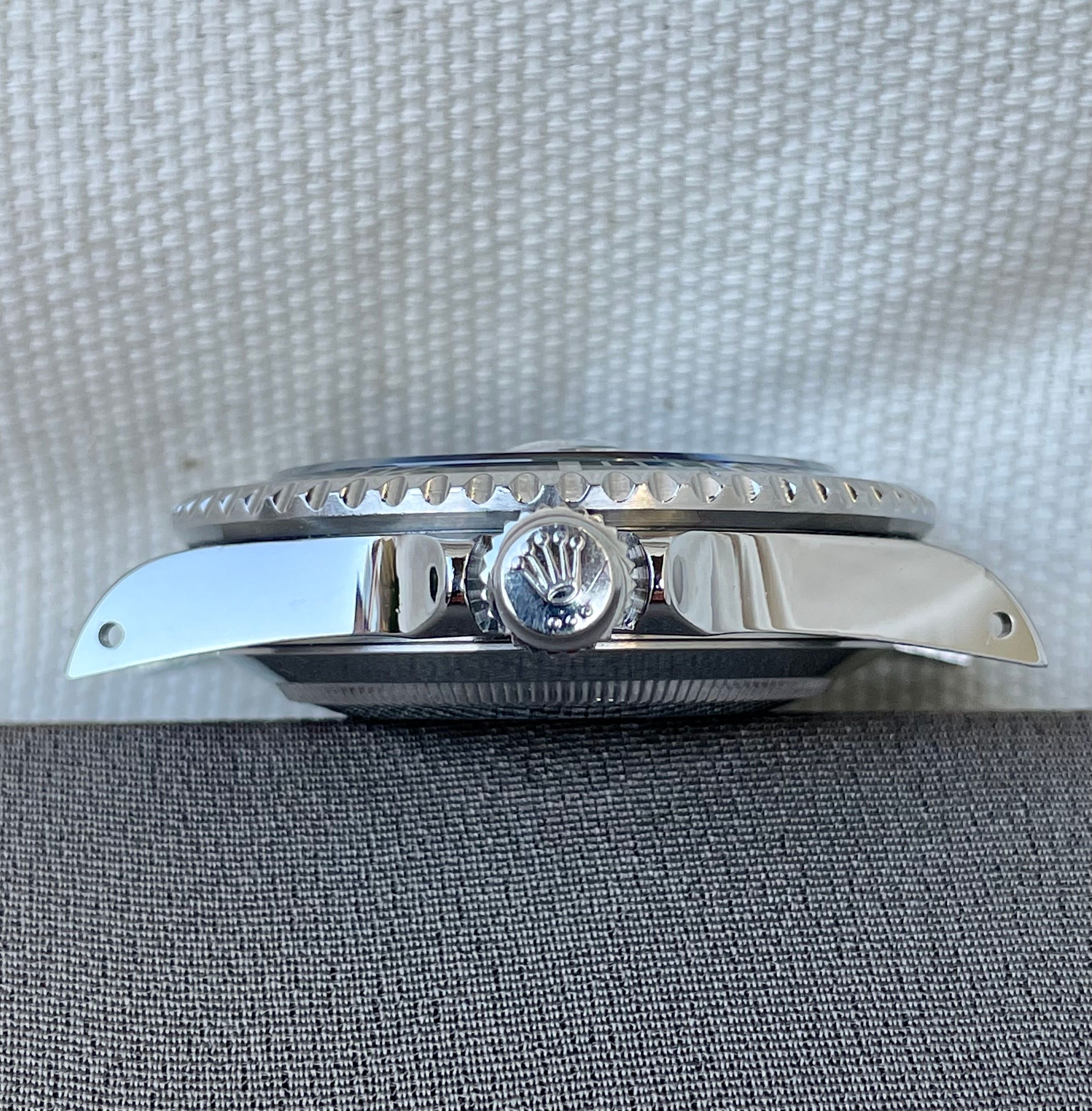Rolex Submariner 16610 Black 2000 1