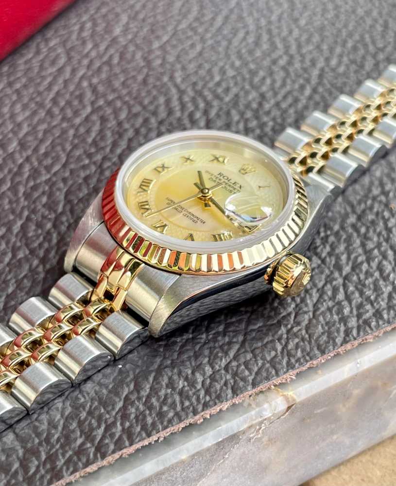 Detail image for Rolex Lady-Datejust "Gold MoP" 79173 Mother of Pearl 2001 with original box and papers