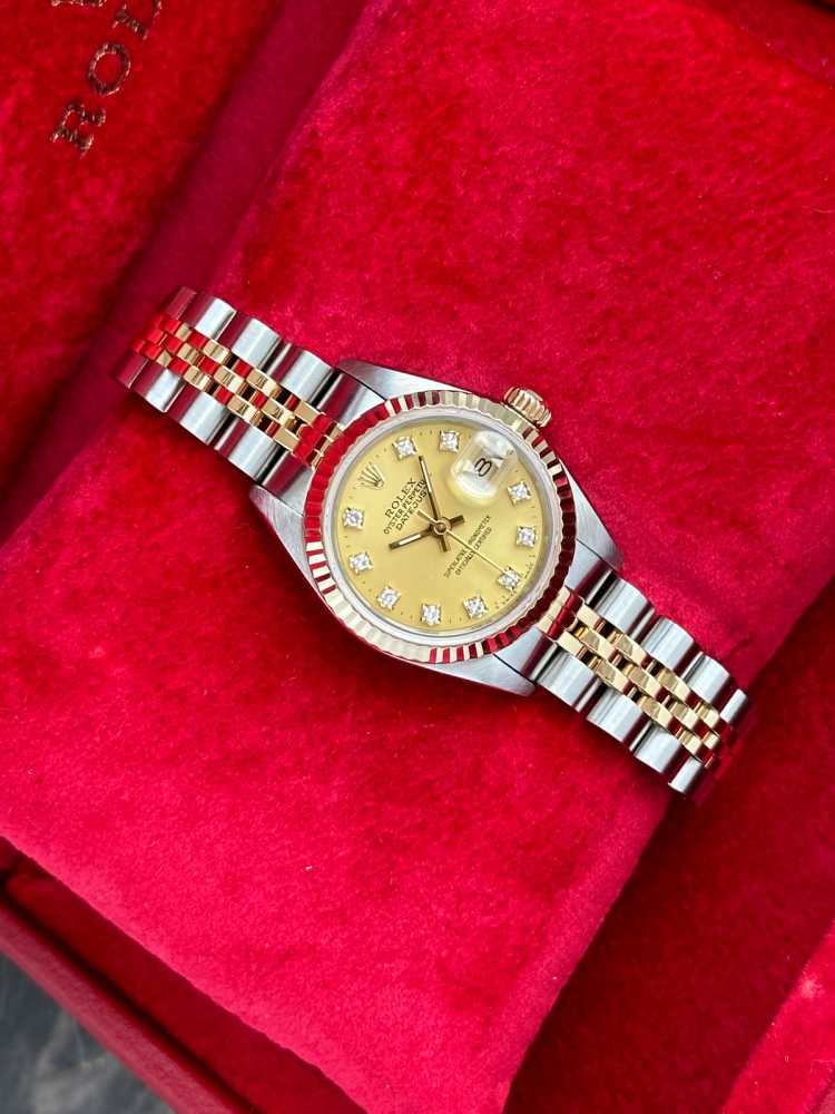 Wrist shot image for Rolex Lady-Datejust "Diamond" 69173G Gold 1990 with original box and papers 4
