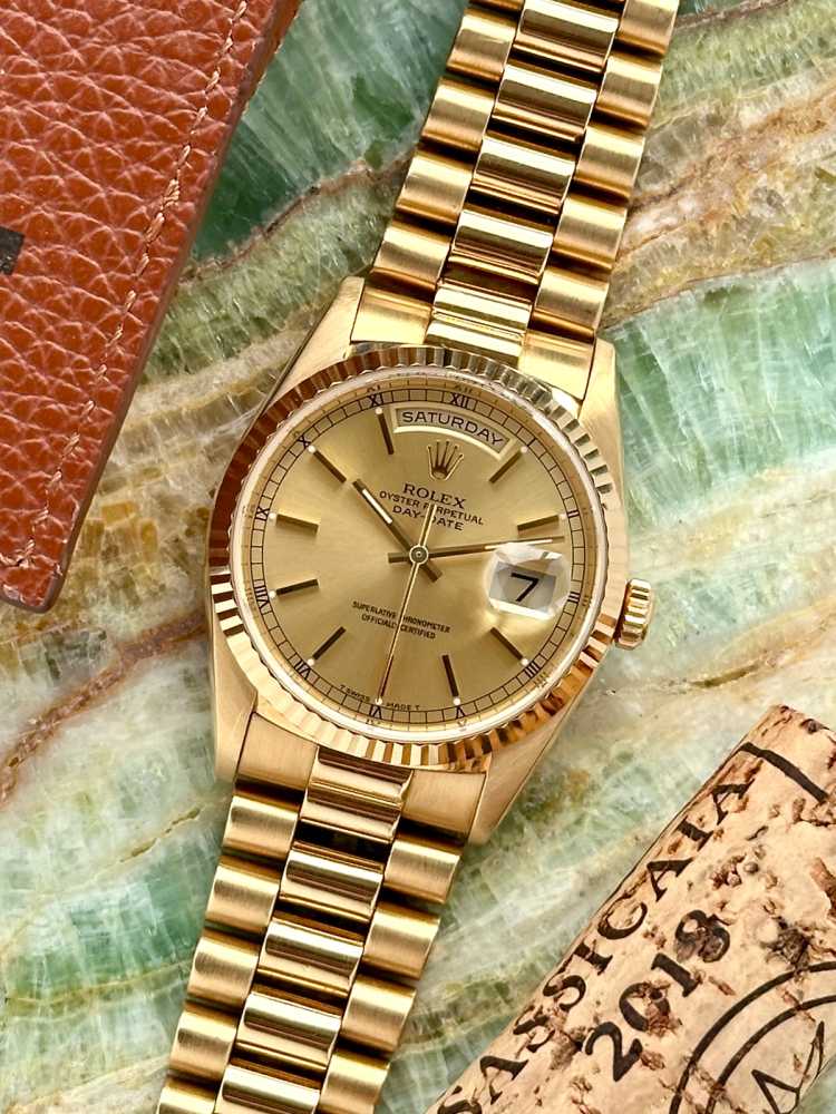 Featured image for Rolex Day-Date 18238 Gold 1990 