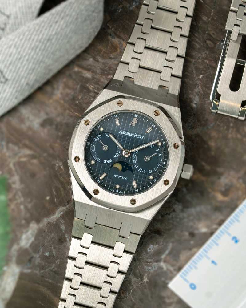 Featured image for Audemars Piguet Royal Oak "Day Date Moon phase" 25594ST "Day-Date + Moonphase" Grey 2003 with original box and papers