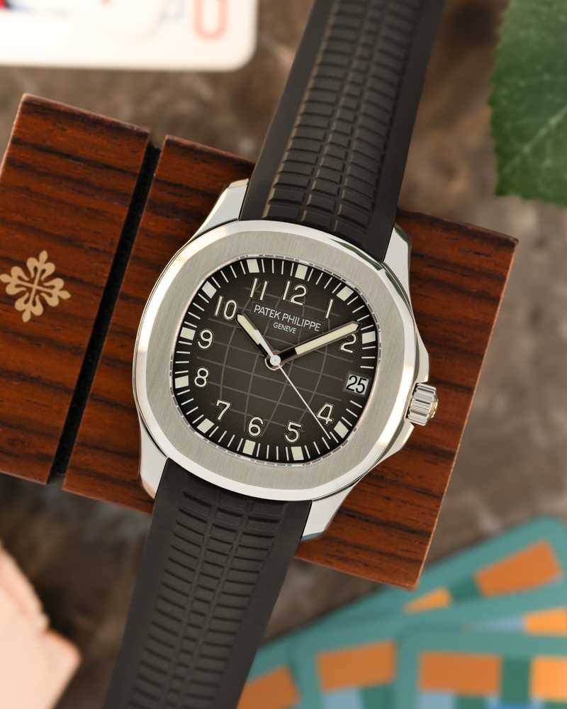 Featured image for Patek Philippe Aquanaut "Patek Service" 5165 Grey 2008 with original box and papers