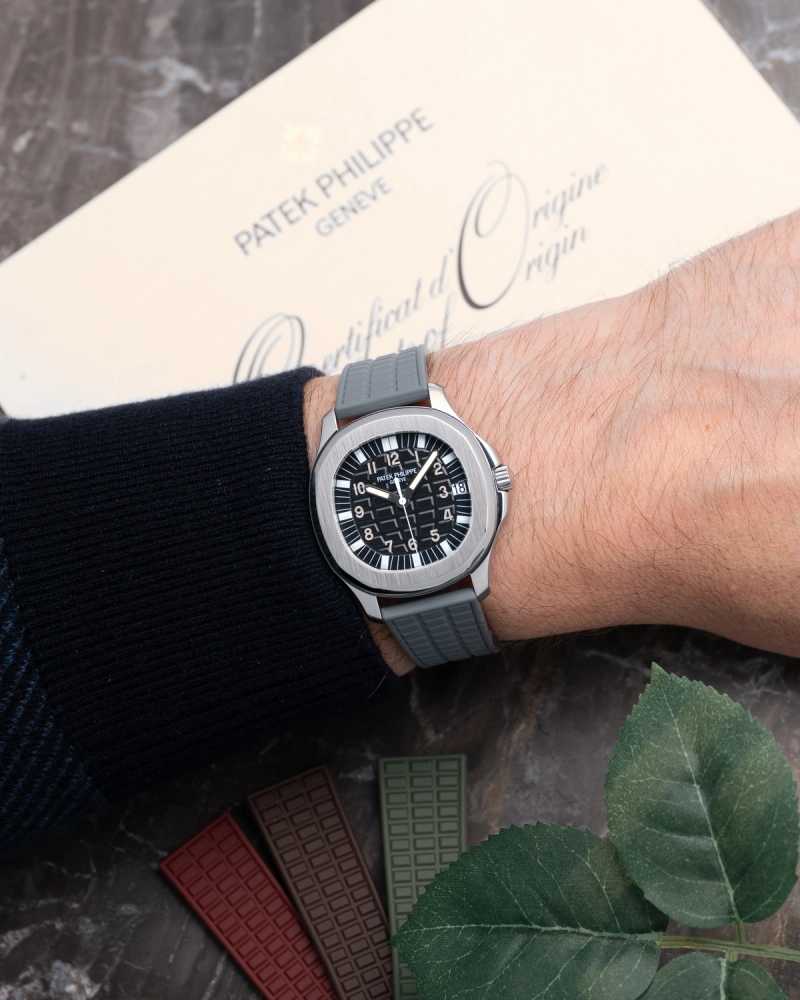 Image for Patek Philippe Aquanaut "JUMBO" 5065 Black 2005 with original box and papers