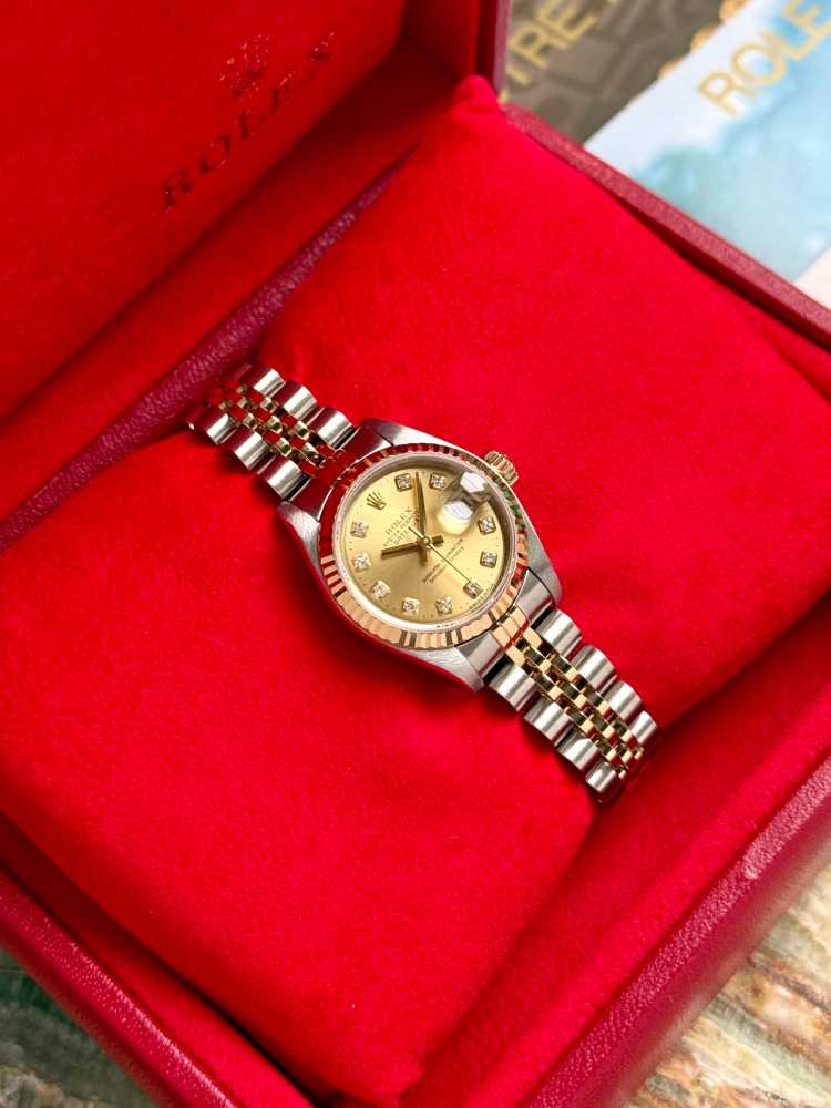 Wrist shot image for Rolex Lady-Datejust "Diamond" 79173 Gold 2000 with original box and papers 2