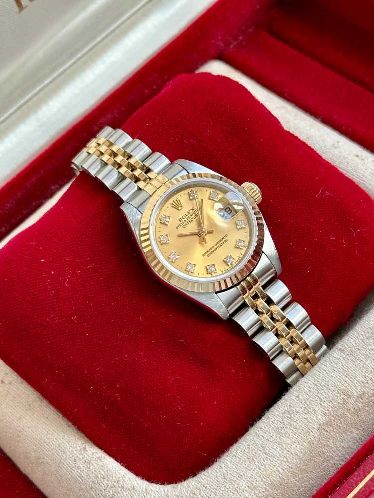 Wrist image for Rolex Lady-Datejust "Diamond" 69173G Gold 1993 with original box and papers 5