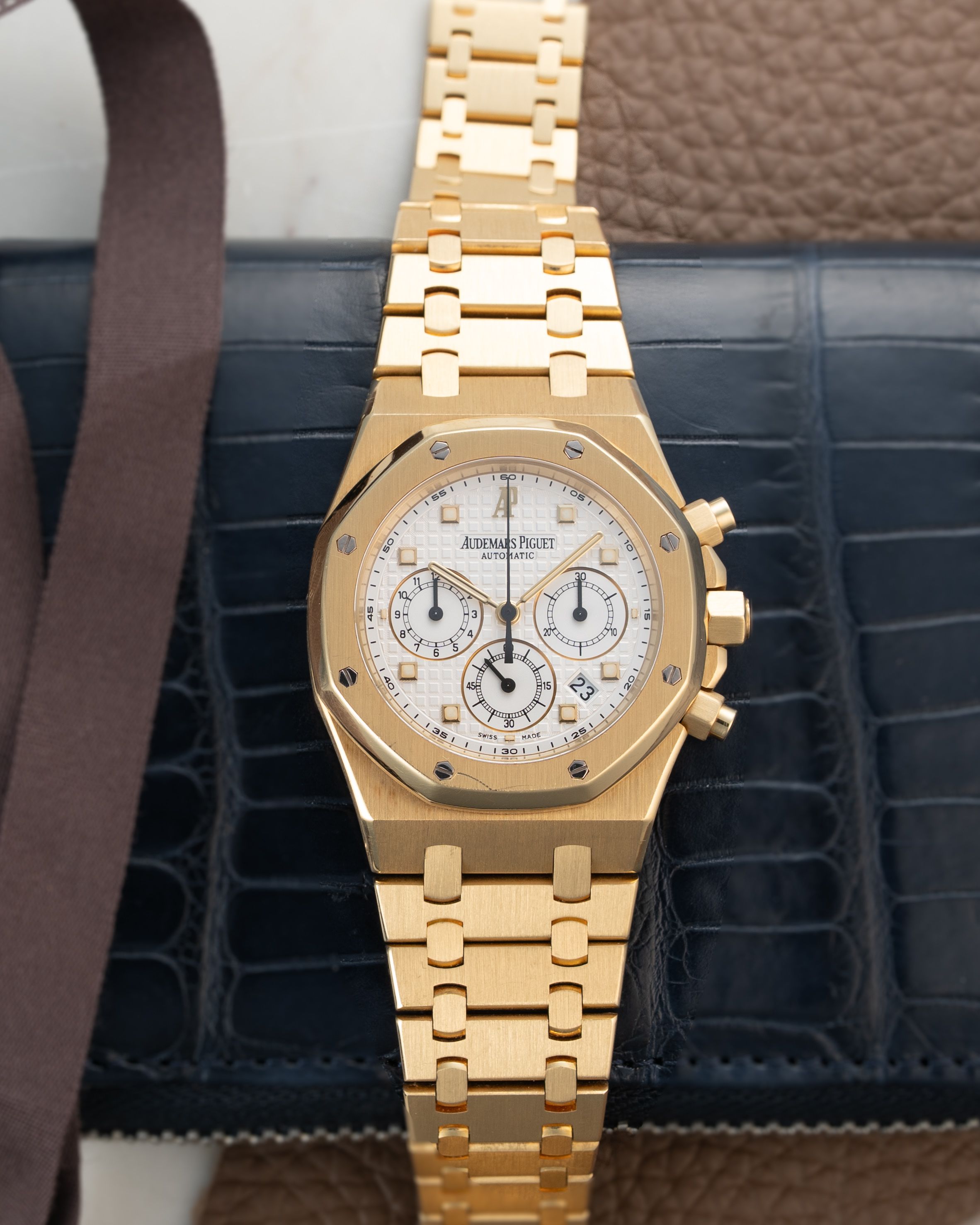 Audemars Piguet Royal-Oak 26022 BA White undefined with original